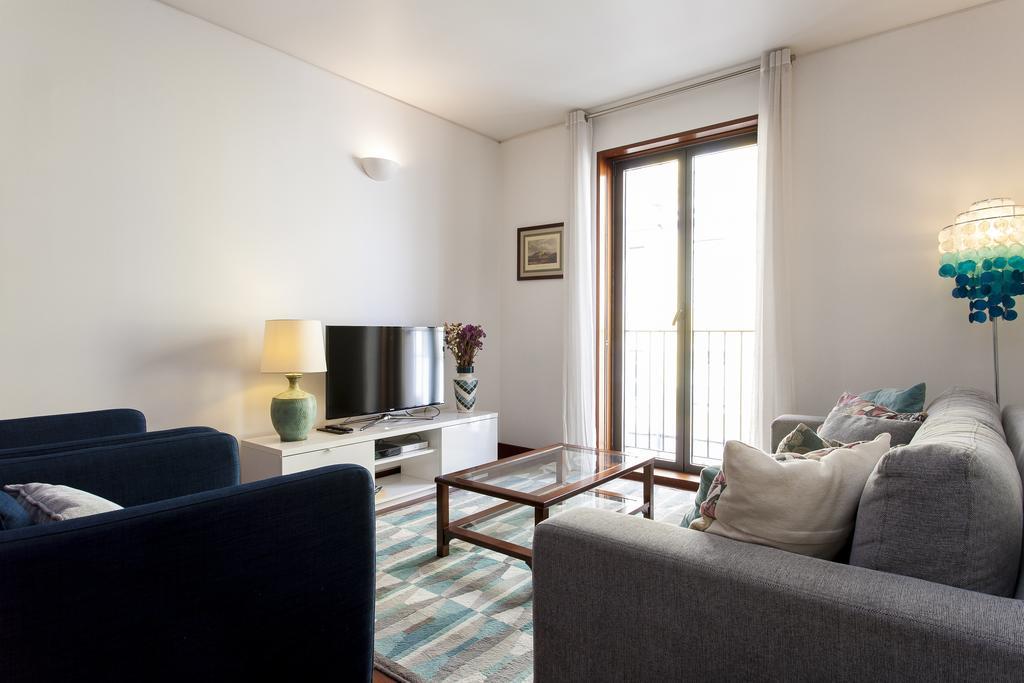 Charming 2-Bedroom Apartment In The City Centre Lisbon Bagian luar foto