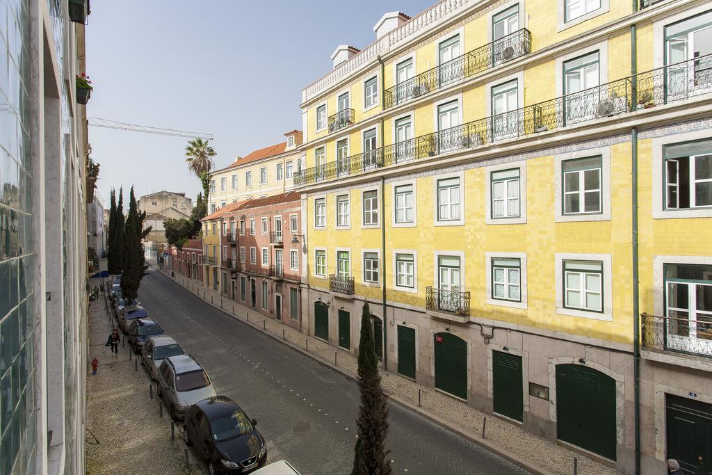 Charming 2-Bedroom Apartment In The City Centre Lisbon Bagian luar foto