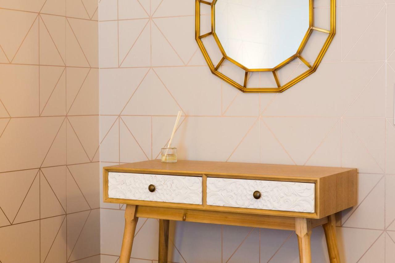 Charming 2-Bedroom Apartment In The City Centre Lisbon Bagian luar foto