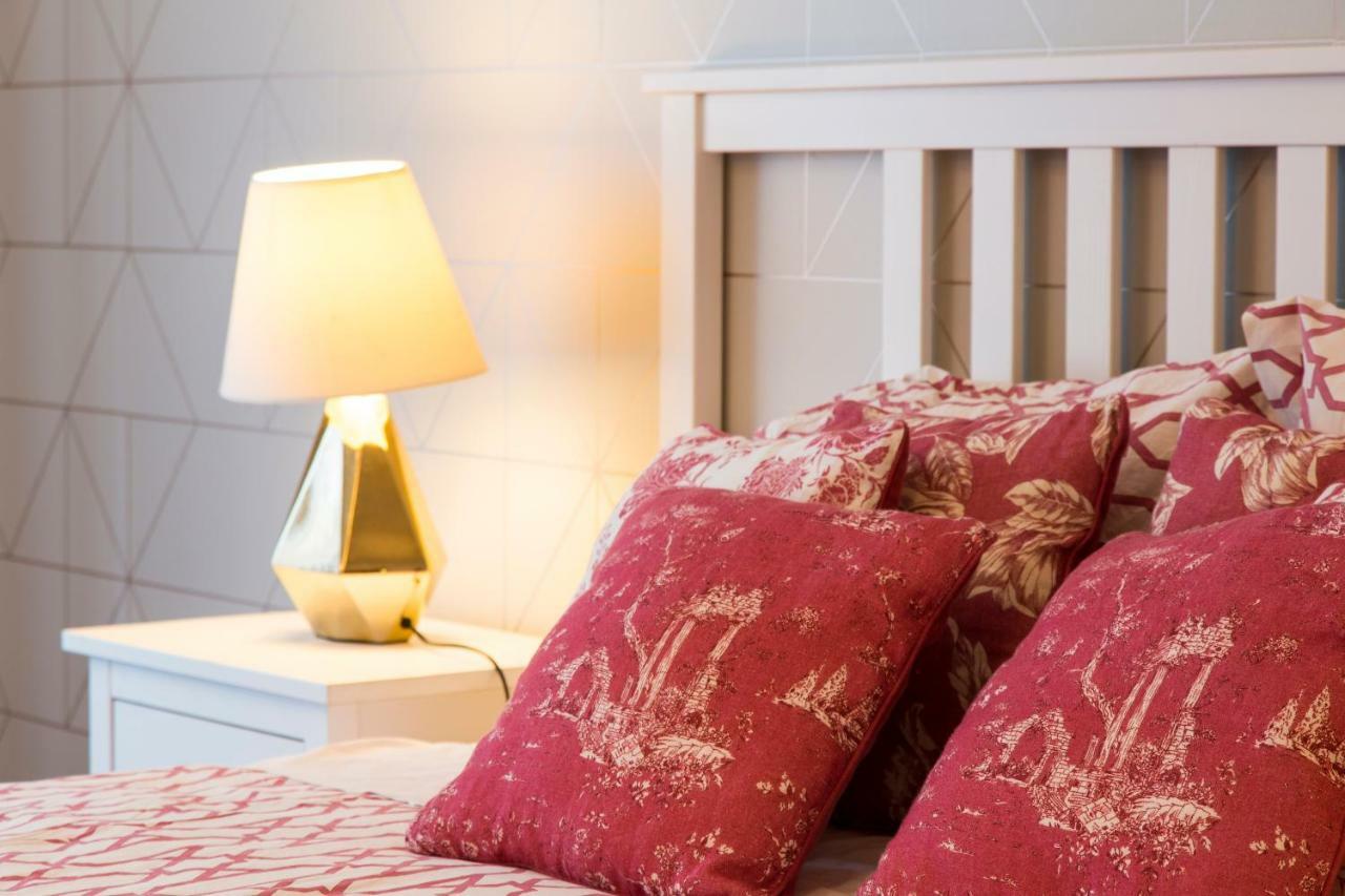 Charming 2-Bedroom Apartment In The City Centre Lisbon Bagian luar foto